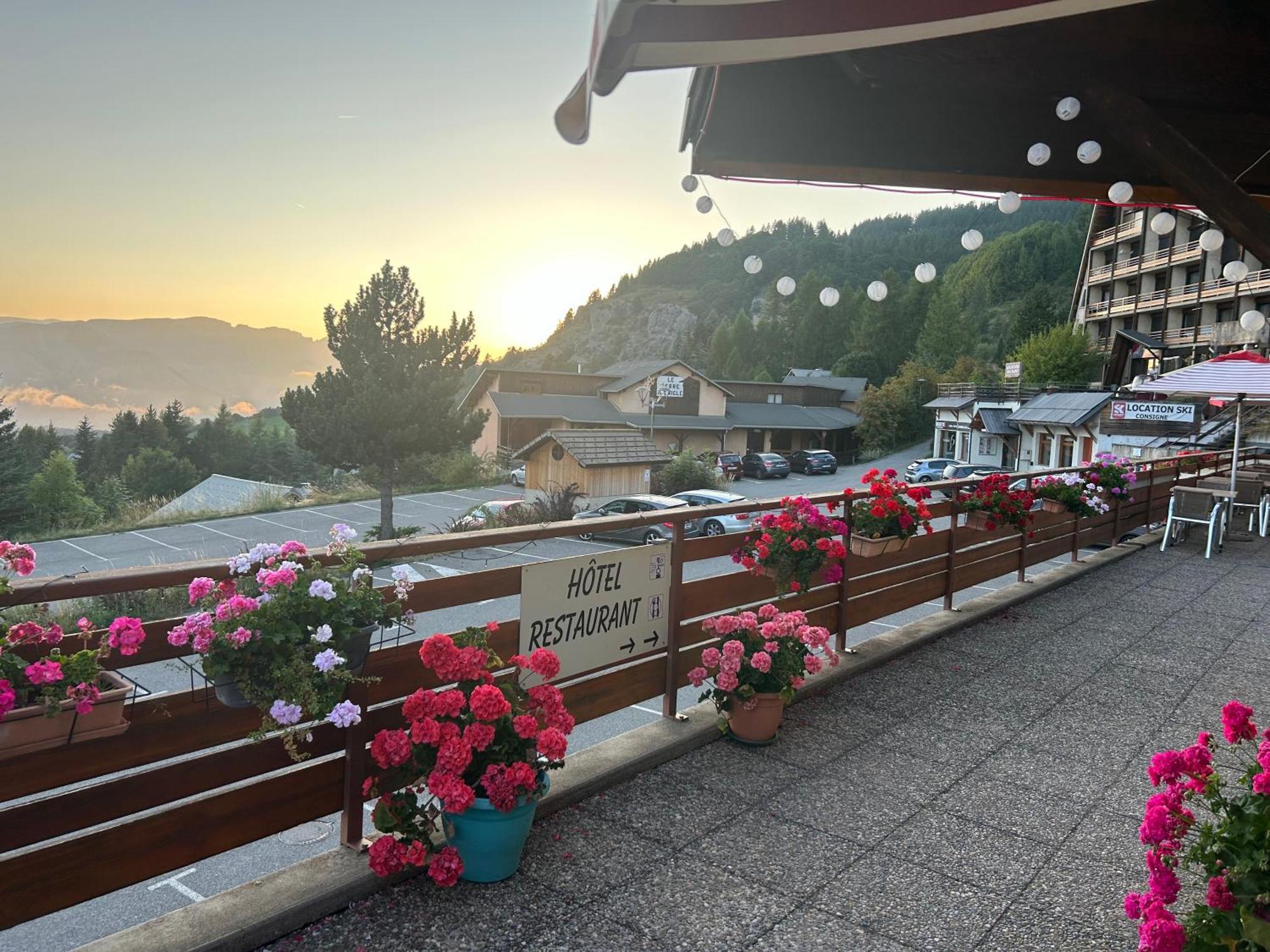 Hotel La bagatelle Saint-Michel-de-Chaillol Esterno foto